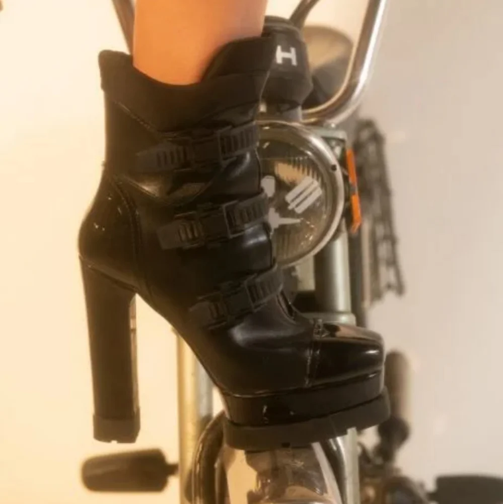 Booties - Picture 3 of 4